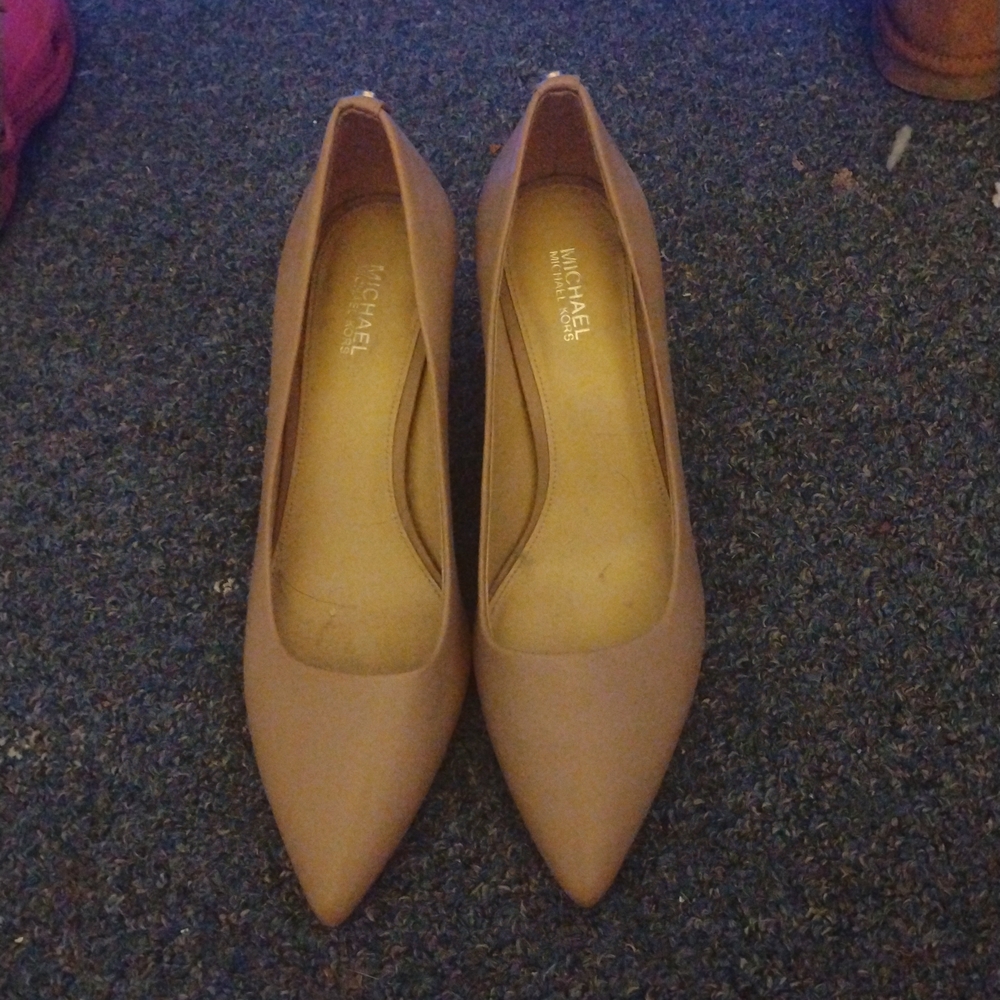 Michael Kors Tan Heels Classic Pointed-Toe Design